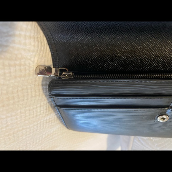 Louis Vuitton Black Epi Leather Wallet - Picture 10 of 12